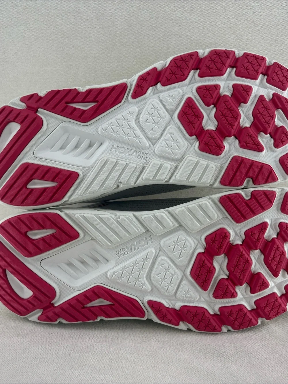 Hoka Arahi 7 grey Running Shoes women’s 12D/ men’s 11 / 45 1/3 NEW
